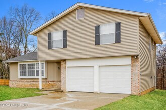 6300 Ocho Rios Ct in Louisville, KY - Building Photo - Building Photo