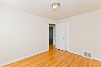 4264 W Nelson St-Unit -4264-1 in Chicago, IL - Building Photo - Building Photo