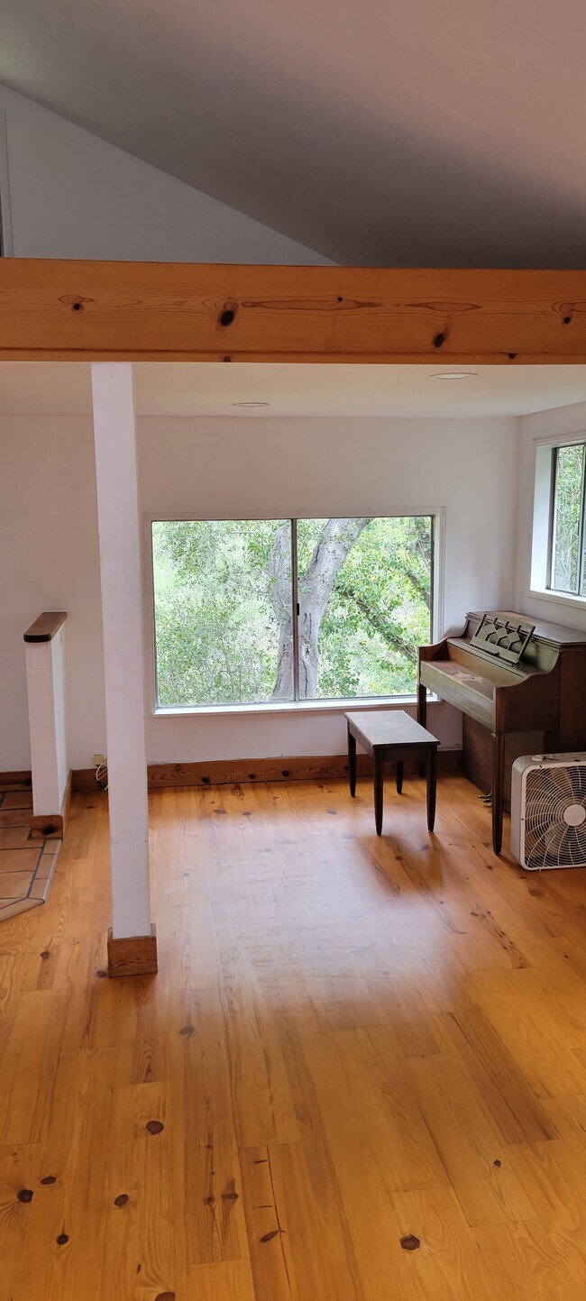 322 S Topanga Canyon Blvd Apartments and Nearby Topanga Apartments For