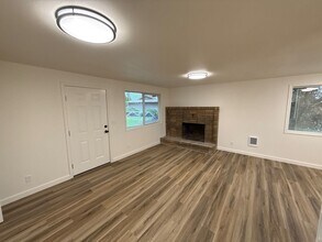 4435 Campbell Dr SE in Salem, OR - Building Photo - Building Photo