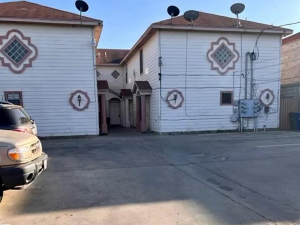 2803 Bayard St in Laredo, TX - Foto de edificio