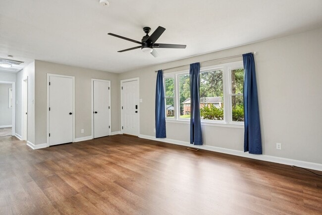 628 Mclamb Dr in Fayetteville, NC - Foto de edificio - Building Photo