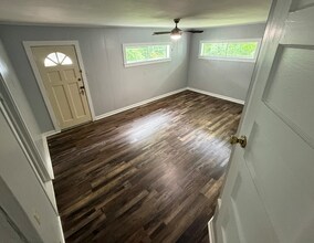 1715 E Main St in Nacogdoches, TX - Building Photo - Building Photo