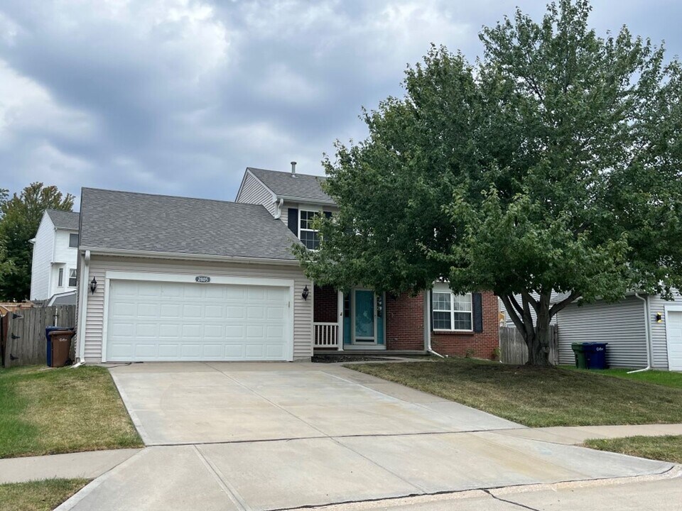 2805 Hunter Dr in Bellevue, NE - Building Photo