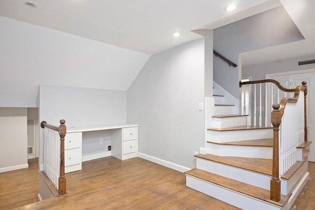 352 Beacon St, Unit 3 in Boston, MA - Building Photo - Building Photo