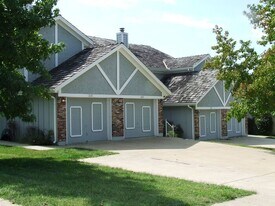 1837 NE Knollbrook St in Lee's Summit, MO - Building Photo