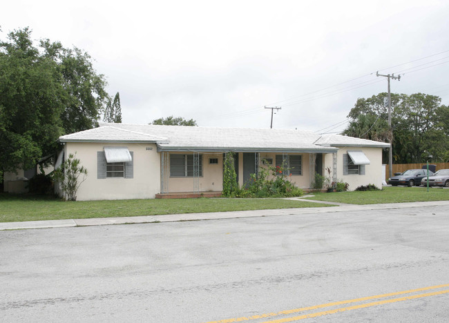 8820-8862 NE 2nd Ave in El Portal, FL - Building Photo - Building Photo