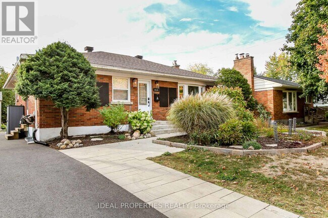 property at 2034 Saunderson Dr