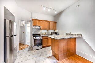 479 Beacon St, Unit 32 Apartments