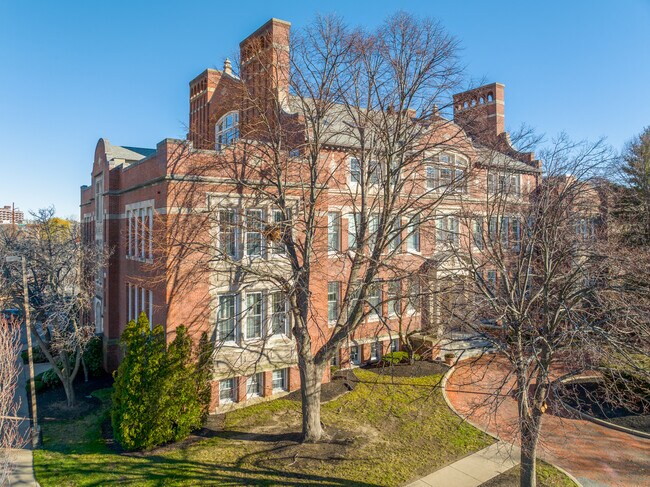 The Residences At Stone Gables in Malden, MA - Foto de edificio - Building Photo