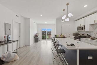 4939 N St Louis Ave in Chicago, IL - Foto de edificio - Building Photo