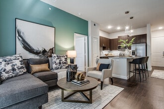 Vantage at Spring Creek in Richardson, TX - Building Photo - Building Photo