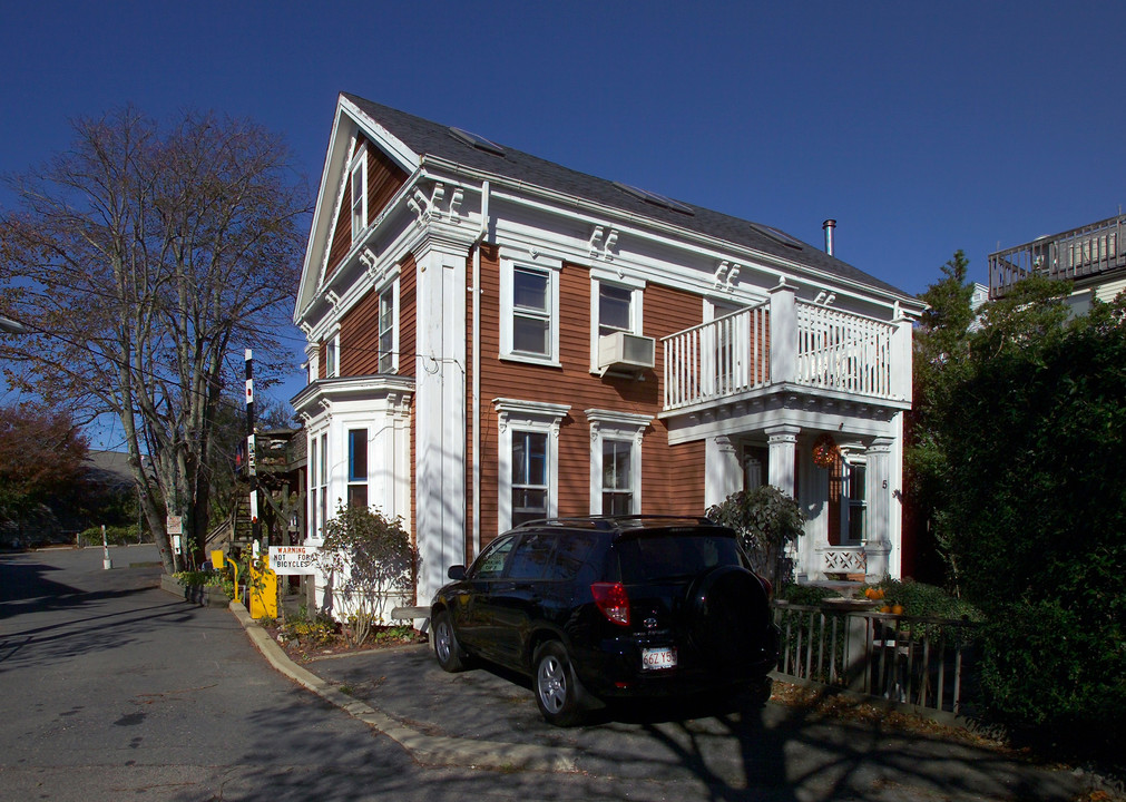 5 Freeman St in Provincetown, MA - Building Photo