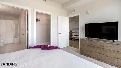 4341 34th St S, Unit 379 in St. Petersburg, FL - Foto de edificio - Building Photo