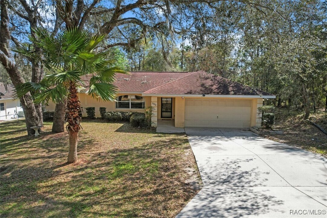 3220 E Rogers in Inverness, FL - Building Photo