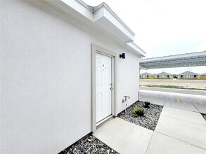 5805 Swallow Ave, Unit 4 in McAllen, TX - Building Photo - Building Photo