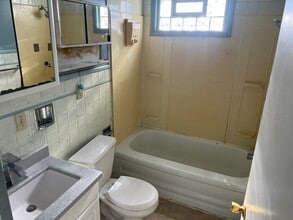 211 Anne St in Dekalb, IL - Building Photo - Building Photo