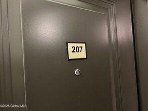 733 Broadway-Unit -207 in Albany, NY - Building Photo - Building Photo