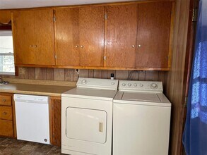 1424 S Academy Rd in Guthrie, OK - Building Photo - Building Photo