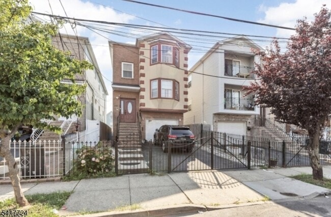 property at 524 Broadway