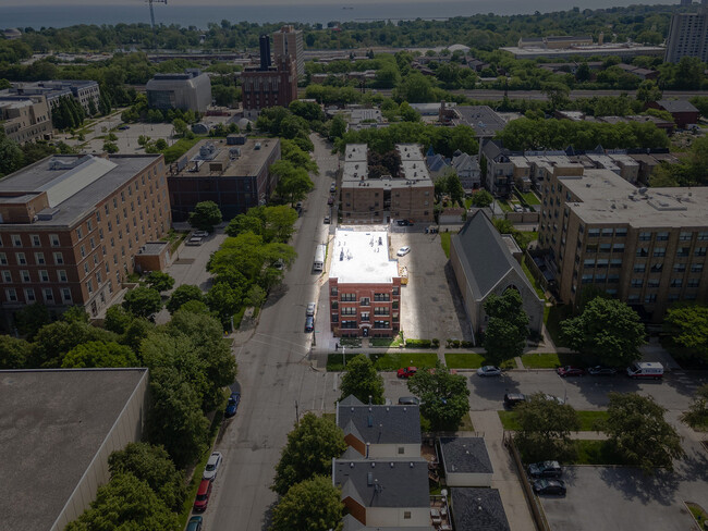 6103 S Kenwood Ave, Unit 3N in Chicago, IL - Foto de edificio - Building Photo