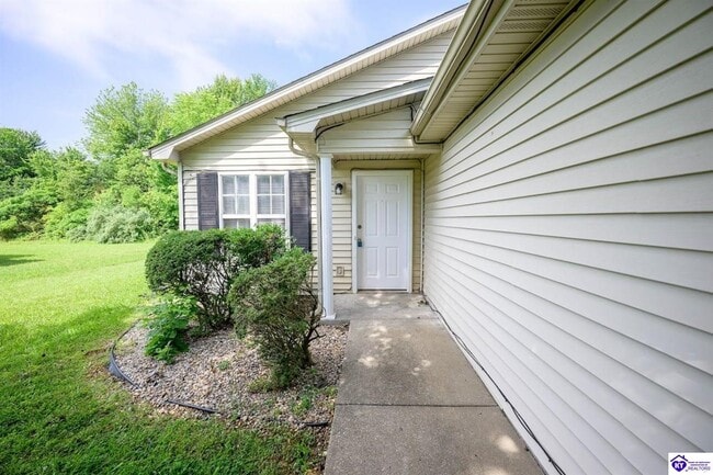 103 Keith Ct in Radcliff, KY - Building Photo - Building Photo