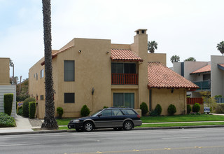 2733-2739 Harbor Blvd in Ventura, CA - Building Photo - Building Photo