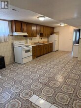 7242 Sills Rd in Mississauga, ON - Building Photo - Building Photo