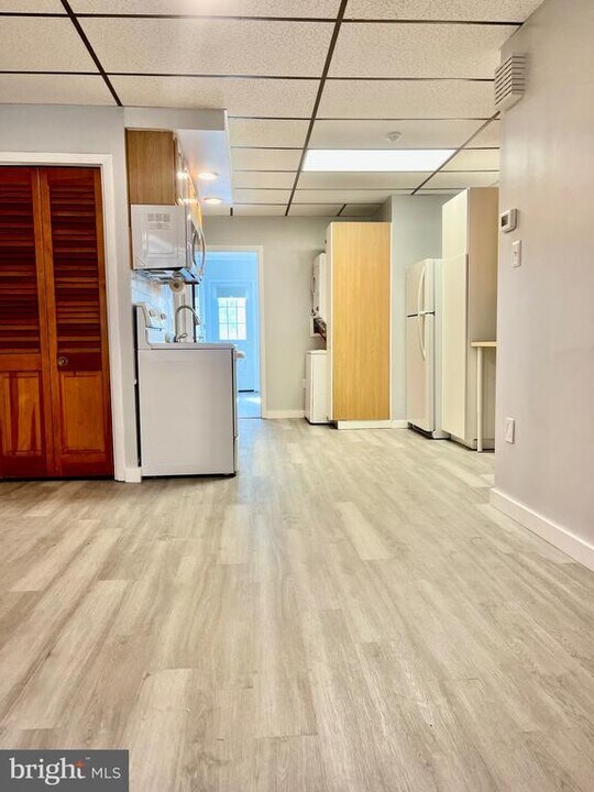 1304 Jackson St in Philadelphia, PA - Building Photo