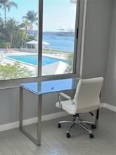 1200 West Ave in Miami Beach, FL - Foto de edificio - Building Photo