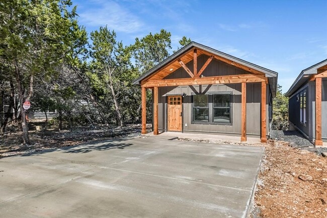 122 Shady Bluff Dr in Wimberley, TX - Building Photo - Building Photo