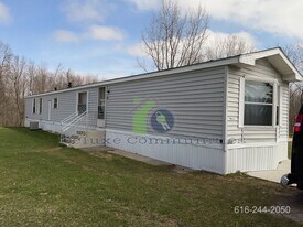 3331 Wesler Dr in Gobles, MI - Building Photo