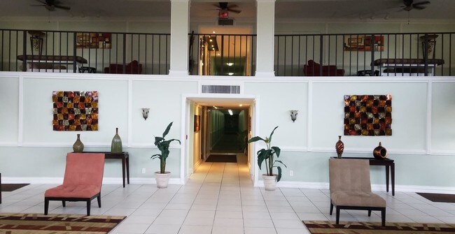 9273 SW 8th St-Unit -122 in Boca Raton, FL - Building Photo - Building Photo