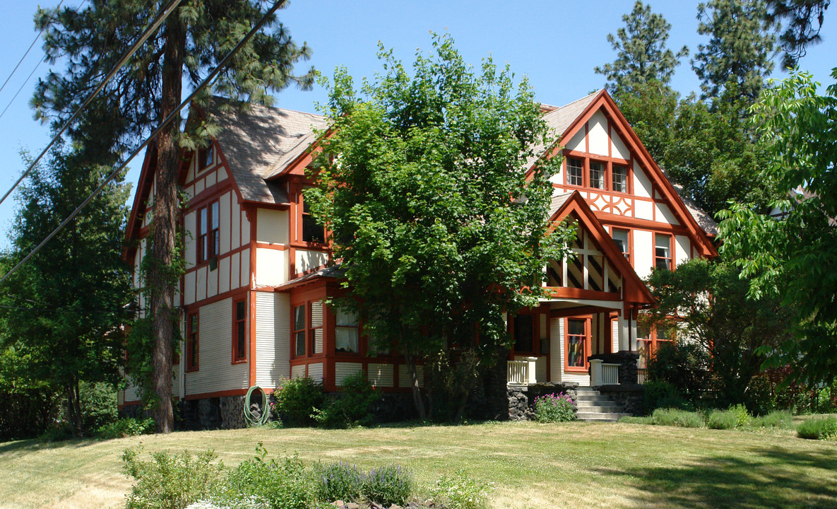 Lady Slipper in Spokane, WA - Building Photo