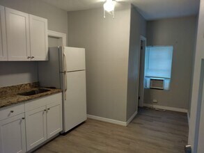 705 Vine Ave in Clearwater, FL - Foto de edificio - Building Photo