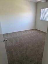 7861 Clay Avenue in Huntington Beach, CA - Foto de edificio - Building Photo