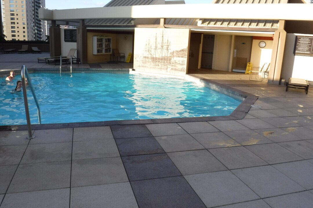 1778 Ala Moana Blvd, Unit 1617 in Honolulu, HI - Building Photo