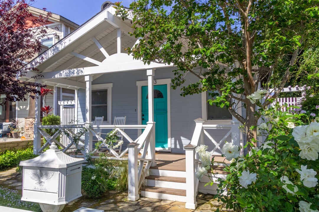 1113 Delaware St in Huntington Beach, CA - Building Photo