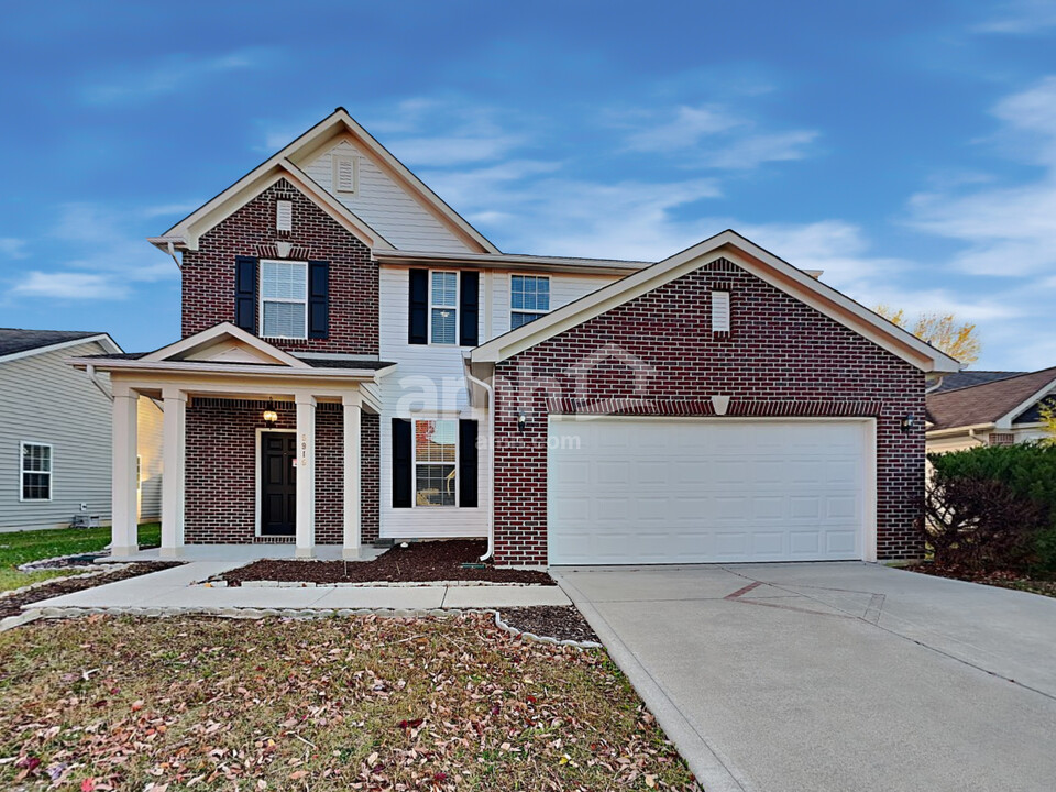 5915 Cabot Dr in Indianapolis, IN - Building Photo