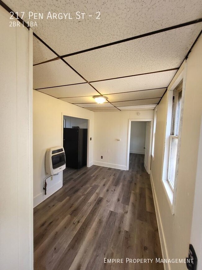 217 Pen Argyl St, Unit 2 in Pen Argyl, PA - Building Photo - Building Photo