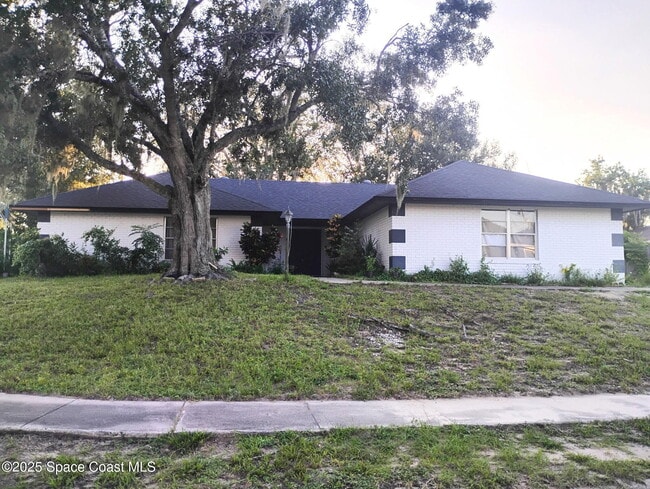 property at 1610 Carriage Dr