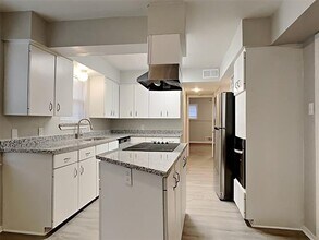13415 Spring Grove Ave in Dallas, TX - Building Photo - Building Photo