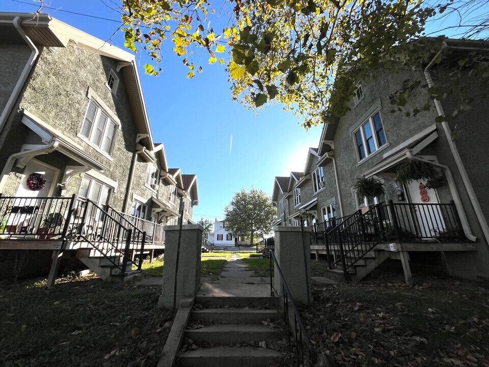 302 S 12th St, Unit 5 in New Castle, IN - Building Photo