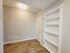 446 Allard Blvd SW in Edmonton, AB - Building Photo - Building Photo