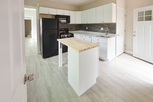 2354 Victor St in Cincinnati, OH - Building Photo