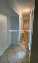 150 SW 10th St in Miami, FL - Building Photo - Building Photo