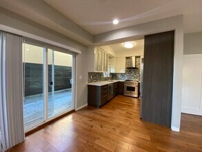2131 Carlmont Dr in Belmont, CA - Building Photo - Building Photo