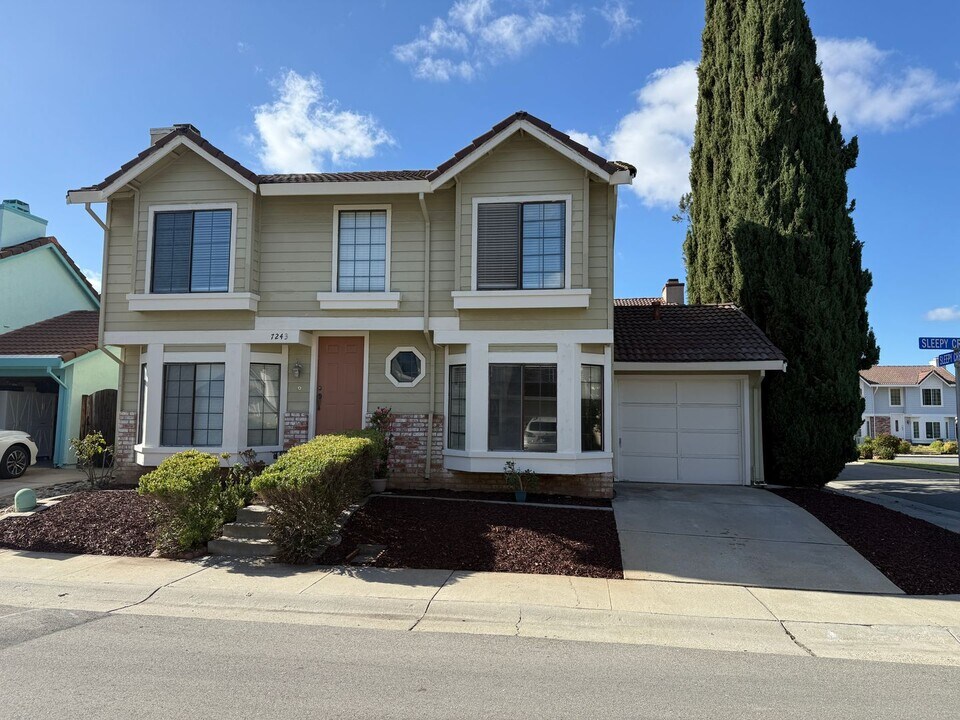 7243 Sleepy Creek Dr in San Jose, CA - Building Photo