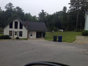 Charles Court Apartments in Adairsville, GA - Building Photo - Building Photo