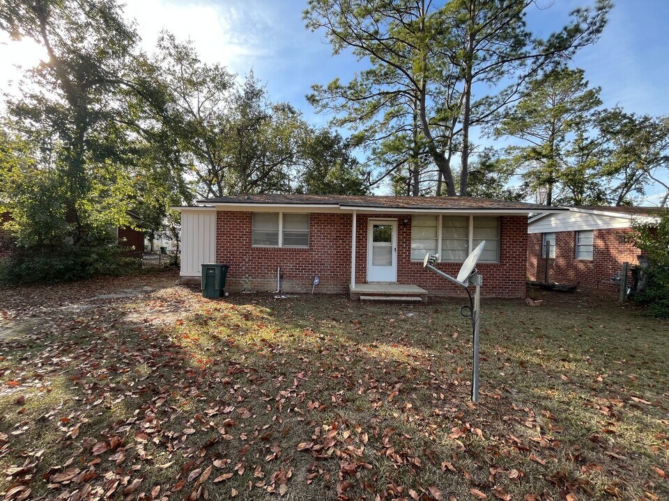 2108 Robin St in Valdosta, GA - Building Photo